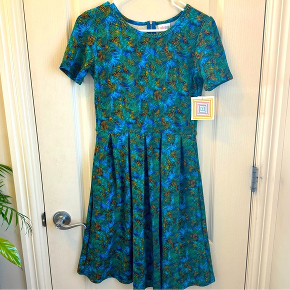 LuLaRoe Dresses & Skirts - LuLaRoe NWT Amelia Dress | Size S